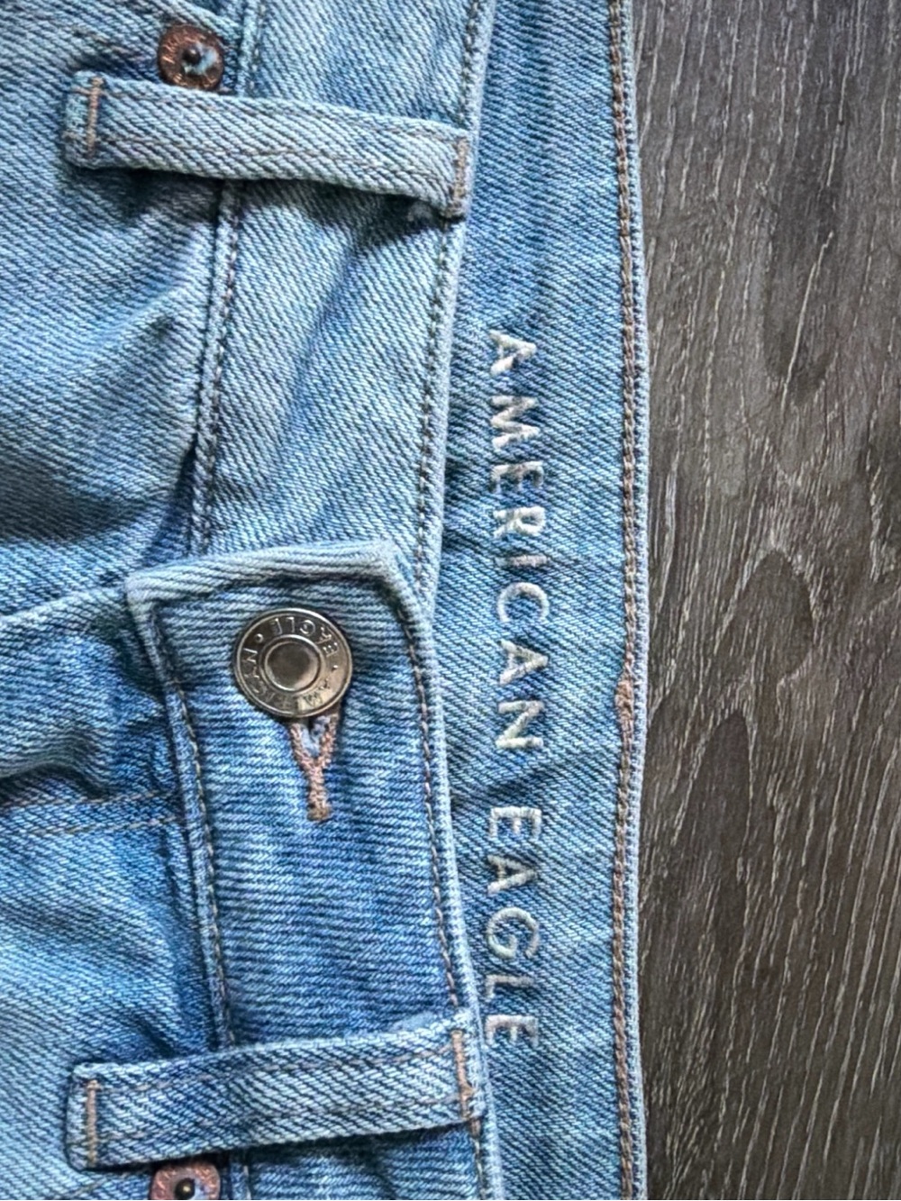 American Eagle Light Blue Denim Jeans with Metal Button Detail - Picture 4 of 6